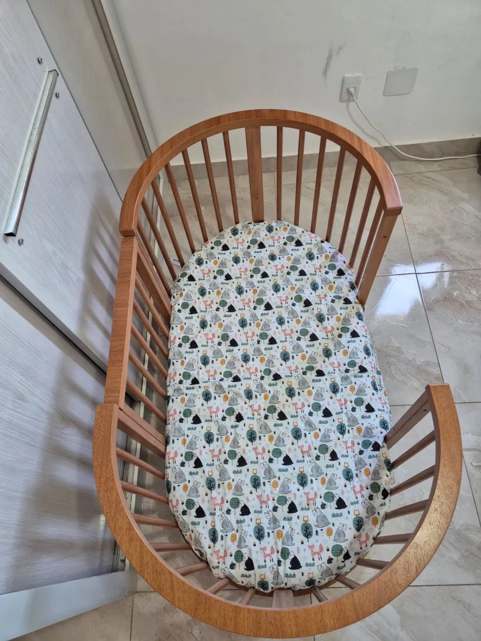 Berço Sonhos Cia do Móvel - Madeira maciça - Foto 2