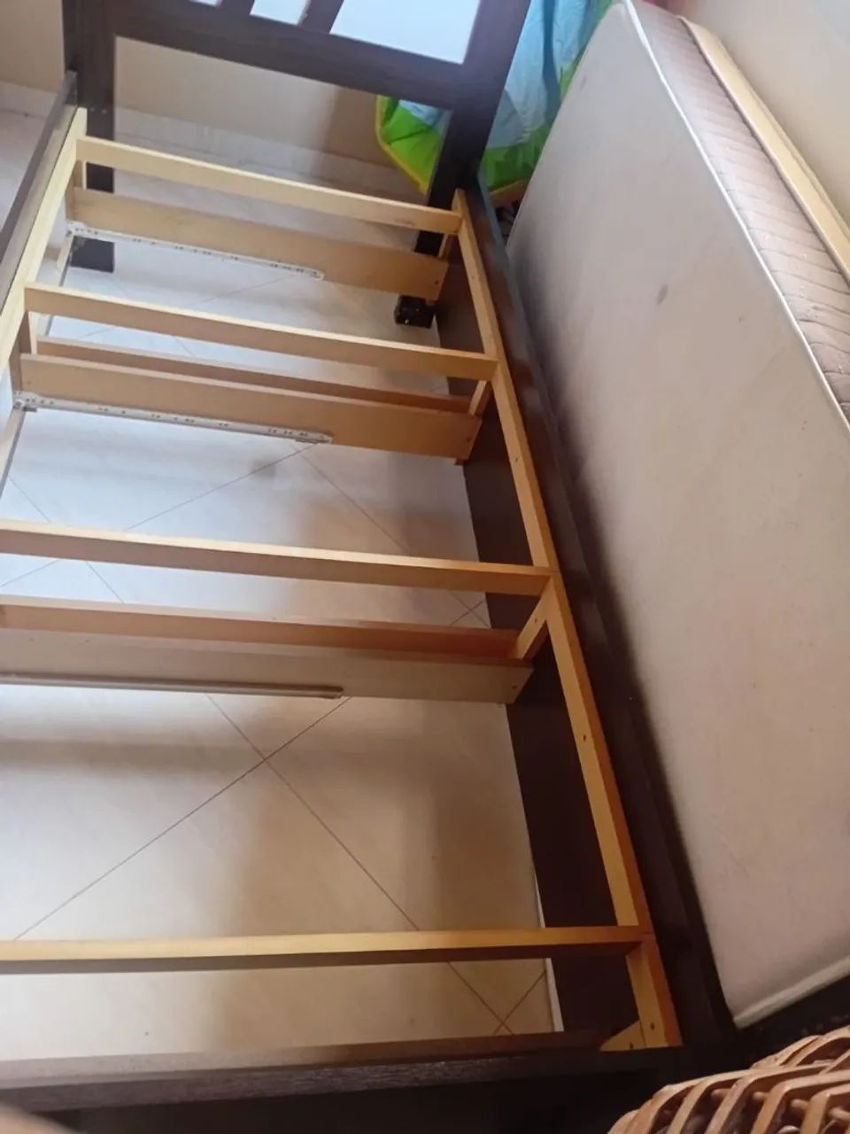 Cama solteiro com gavetas e colchão  - Foto 3