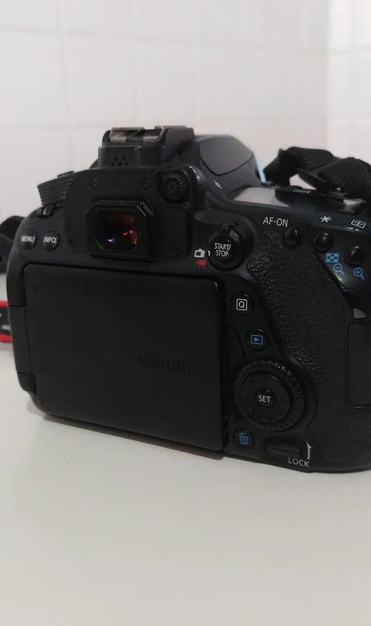Câmera Canon 80D com 75k cliques  - Foto 2