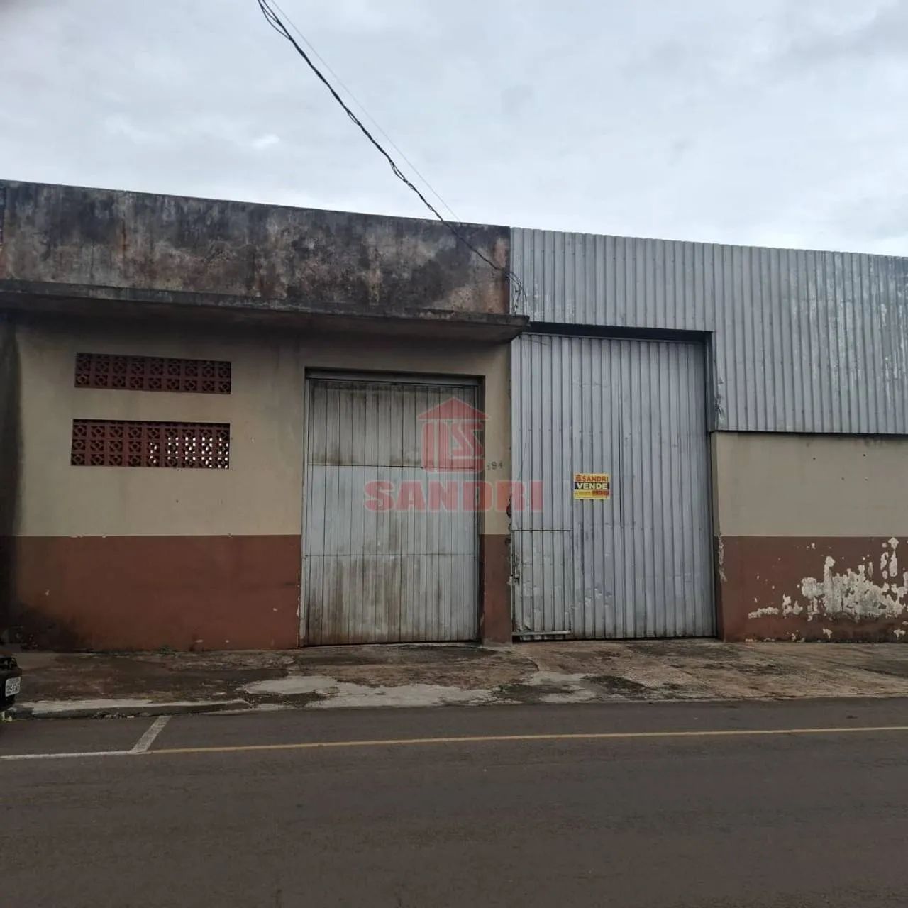 Barrracâo com casa Centro de Sarandi