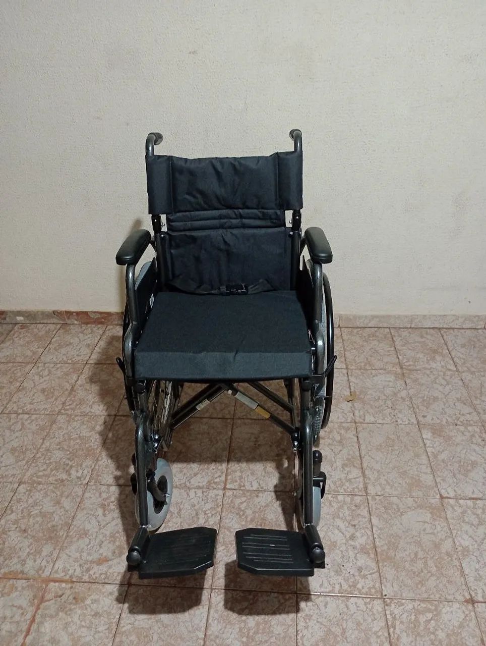 Cadeira de Rodas - Foto 4