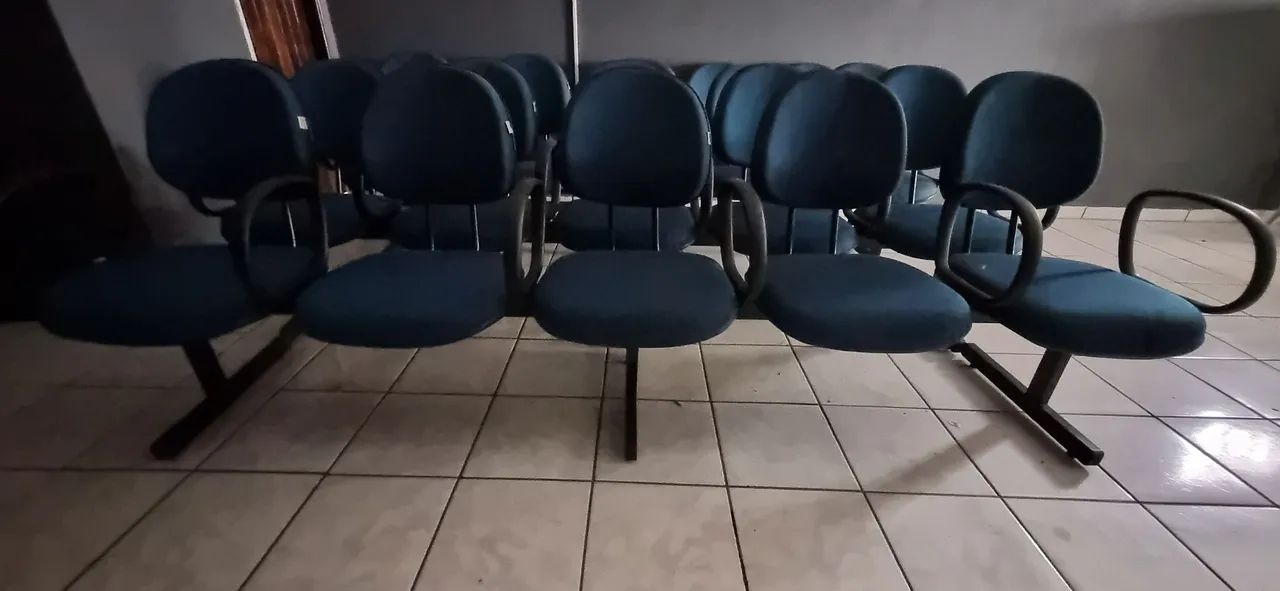4 Cadeiras longarina 5 lugares  - Foto 5