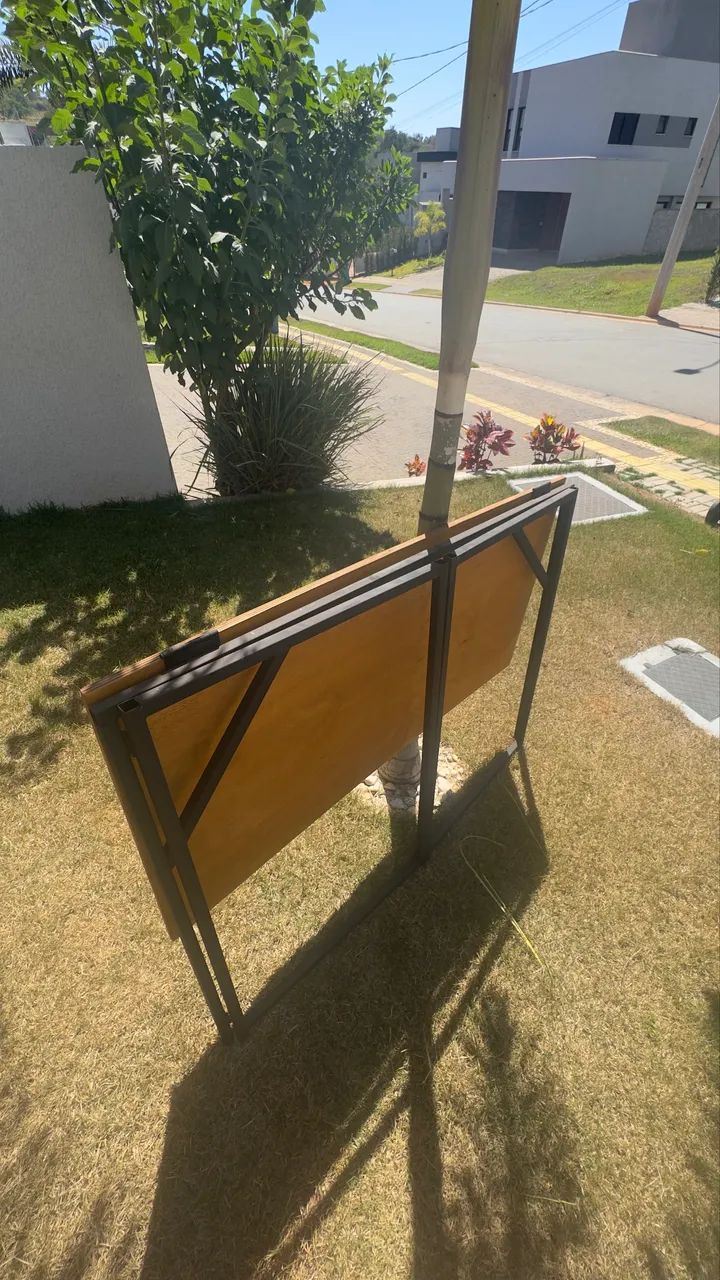 Vendo Mesa Dobrável de MDF e Alumínio  - Foto 2