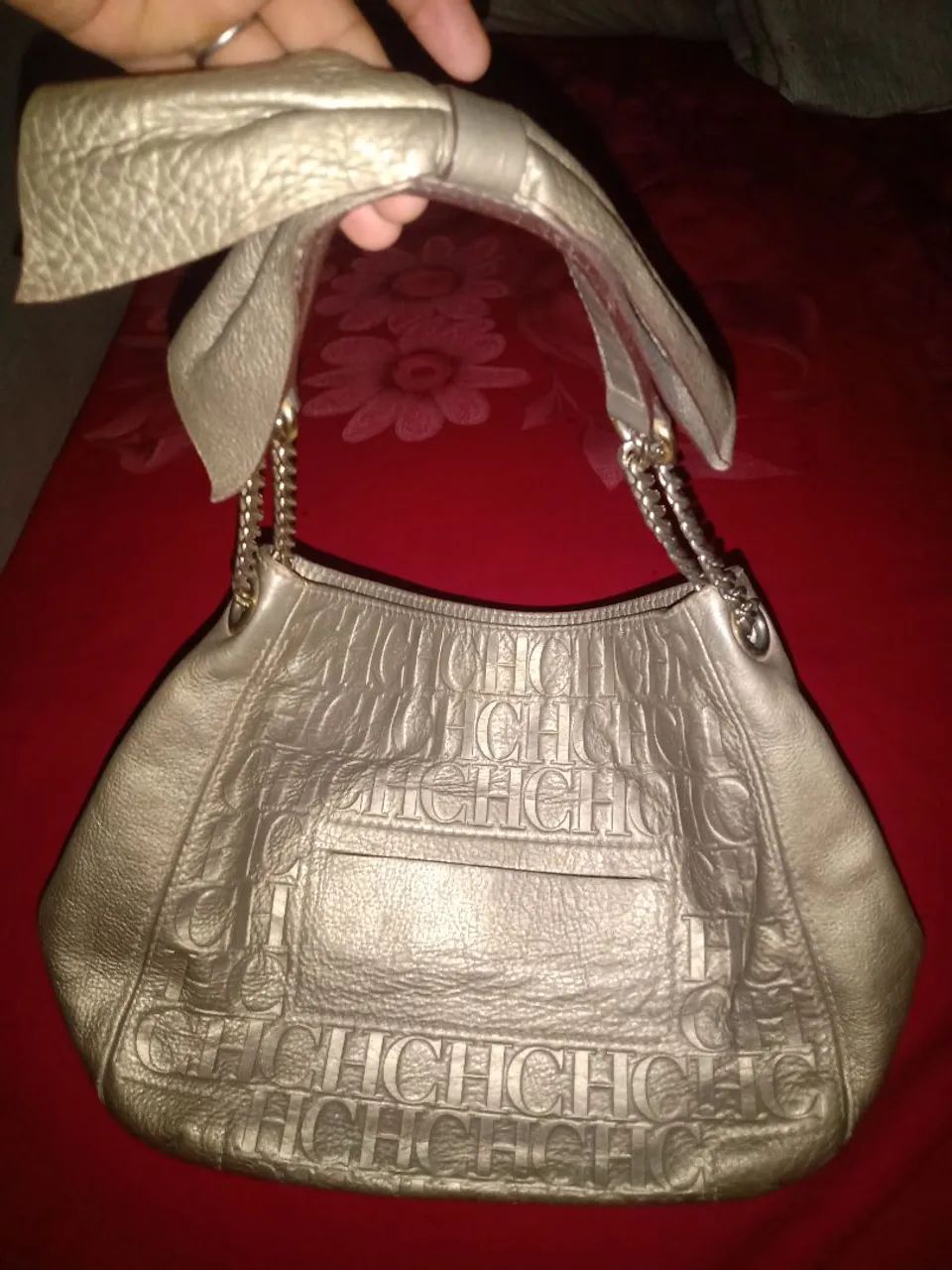 Vendo bolsa da Carolina herreira original pouco tempo de uso nenhum defeito ..............