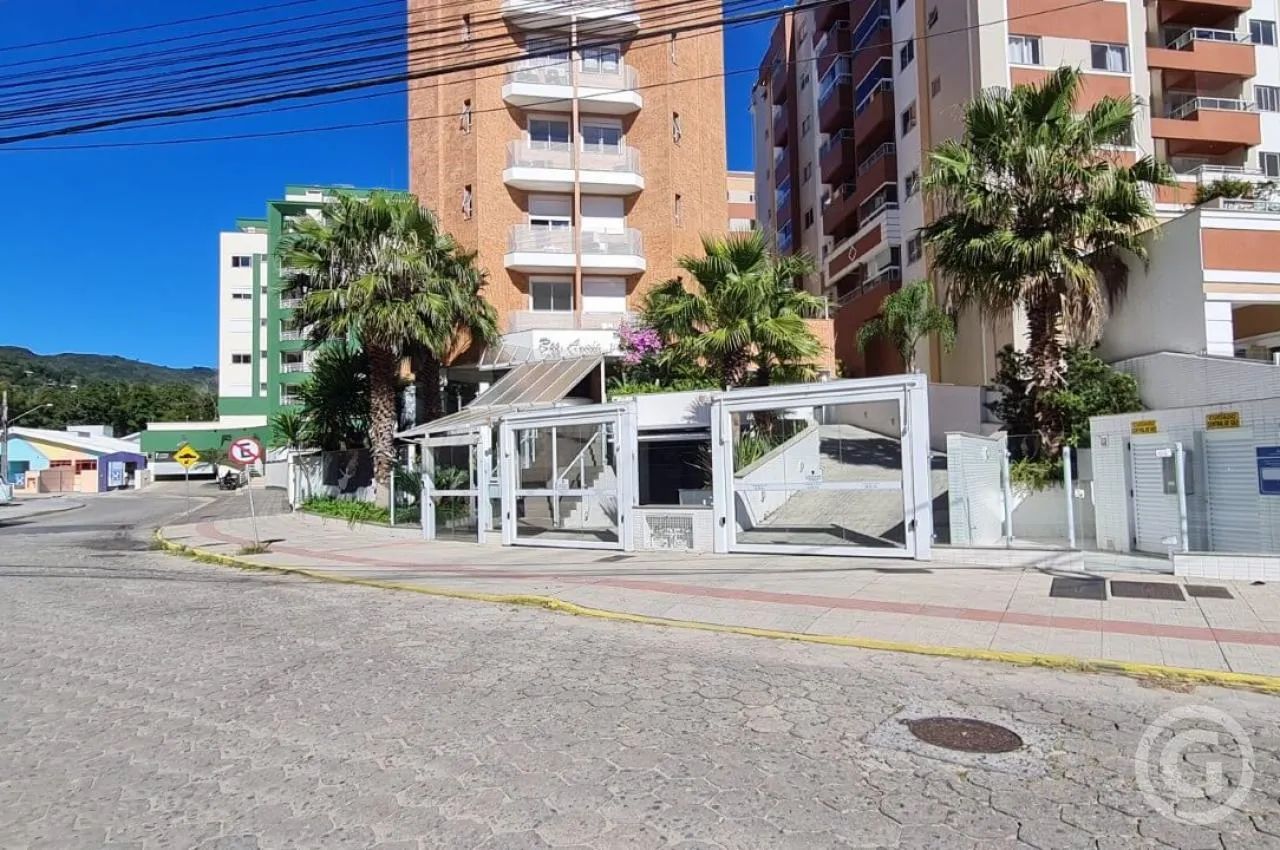 Apartamento de três dormitórios com garagem dupla no Córrego Grande - Foto 2