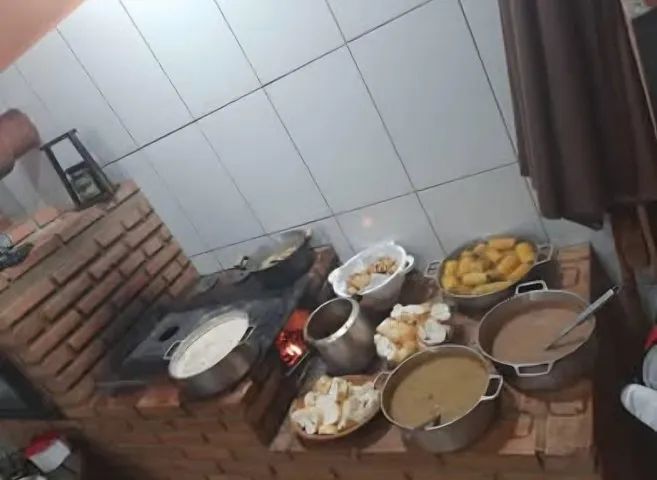 Vendo um sonho (sítio), de porteira fechada! - Foto 2