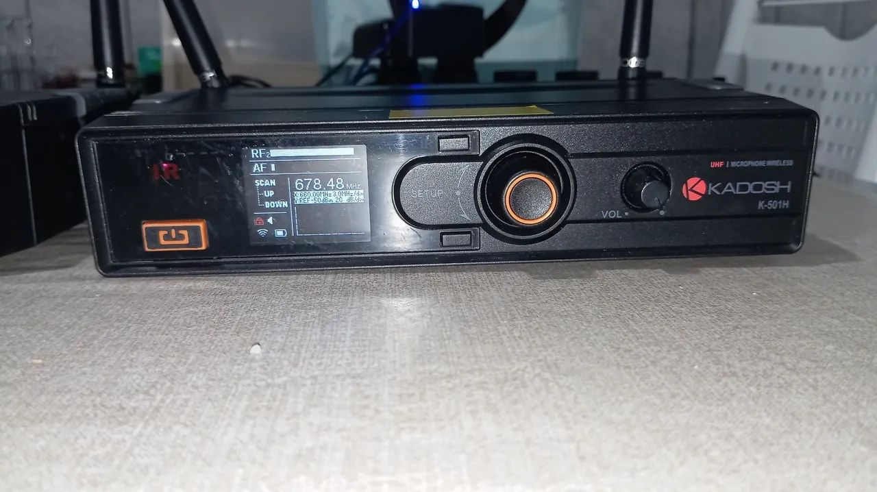Microfone de mão sem fio Kadoshi K-501 - Foto 4