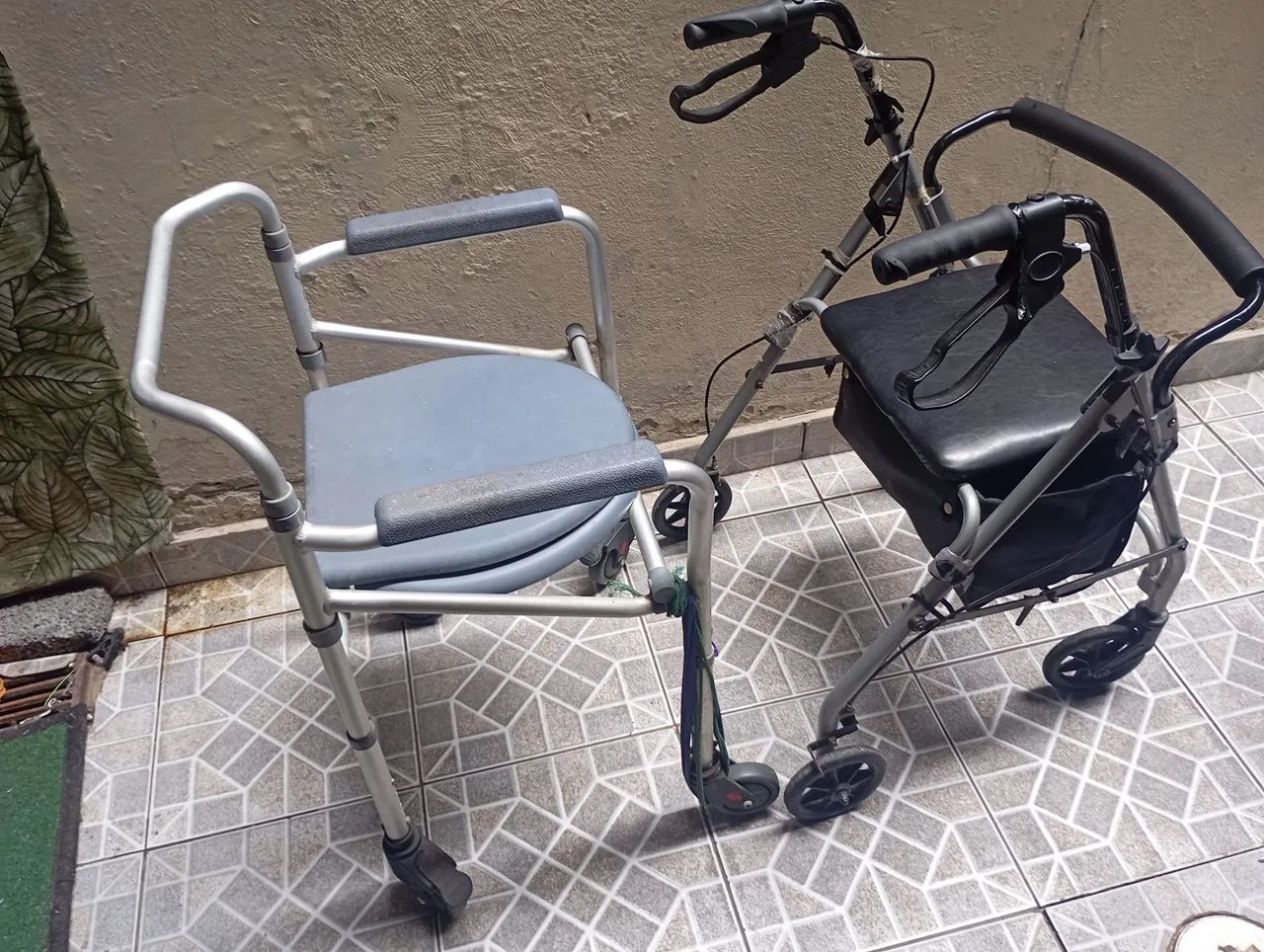 Cadeira de banho e andador - Foto 3