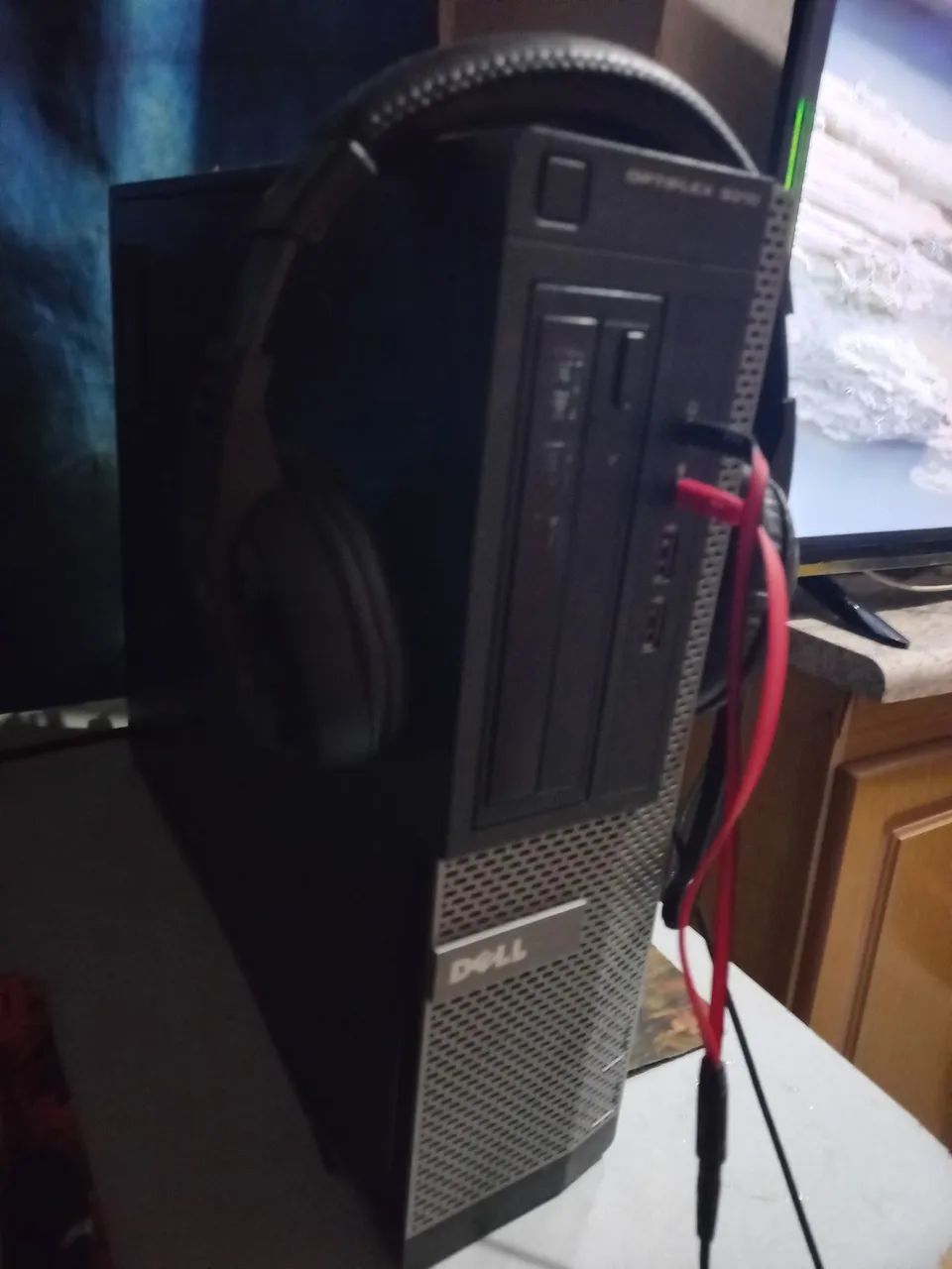 Vendo Computador Dell Optiplex. Funcionando perfeitamente. Roda jogos. Ideal para estudos.