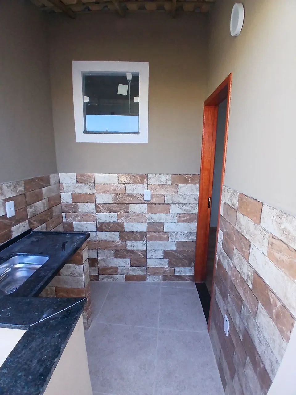 Rio das Ostras vendo casa primeira locação, 2q , 2 banheiro, terraço gourmet,  - Foto 12