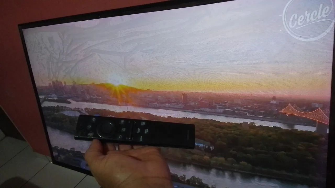 Smart TV Samsung 55 polegadas 4K comando de voz Bluetooth ainda no plástico - Foto 5