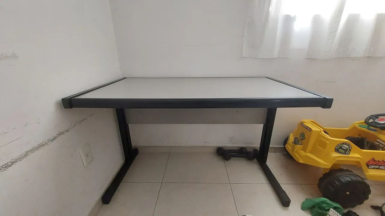 Mesa conservada 120×63cm