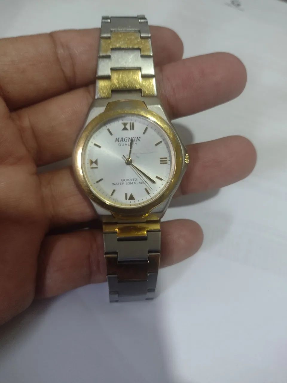 Relógio Magnum