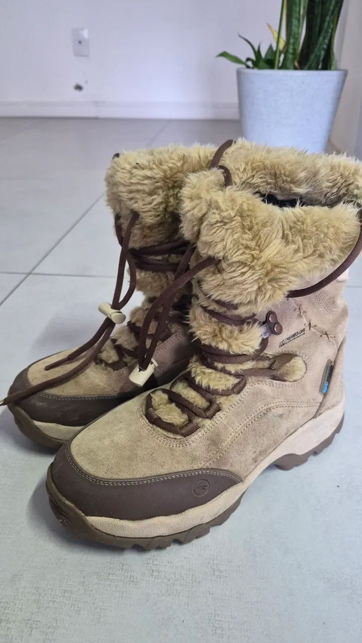 Bota de neve feminina Hi-Tec St. Moritz