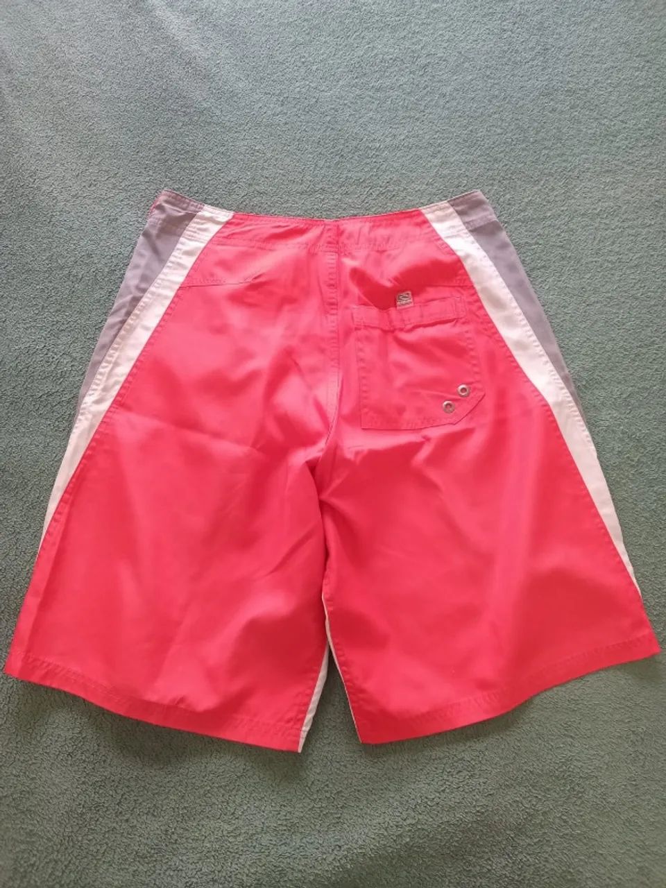 Bermudas marca RipCurl semi novas - Foto 2