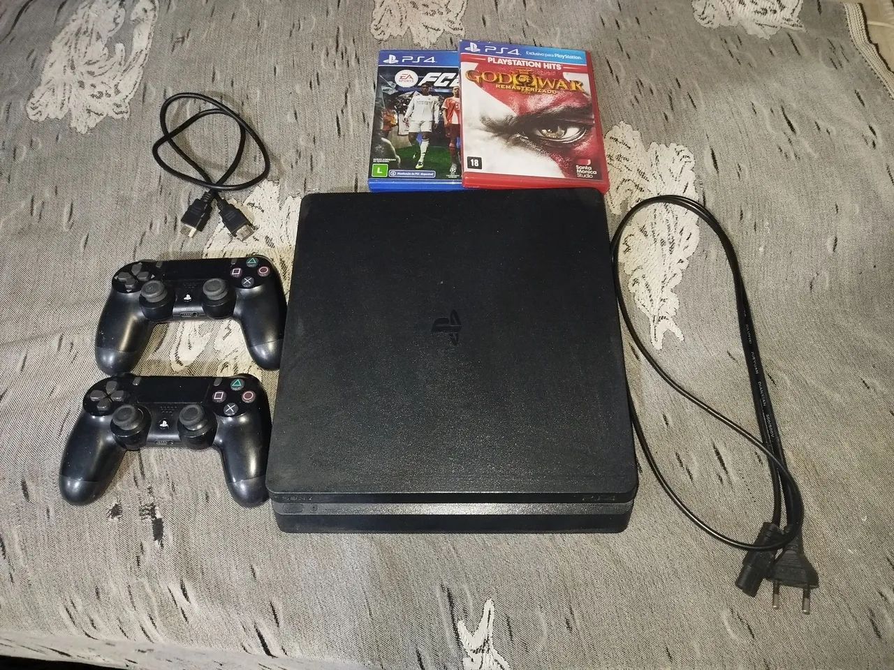 Ps4 slim 1T