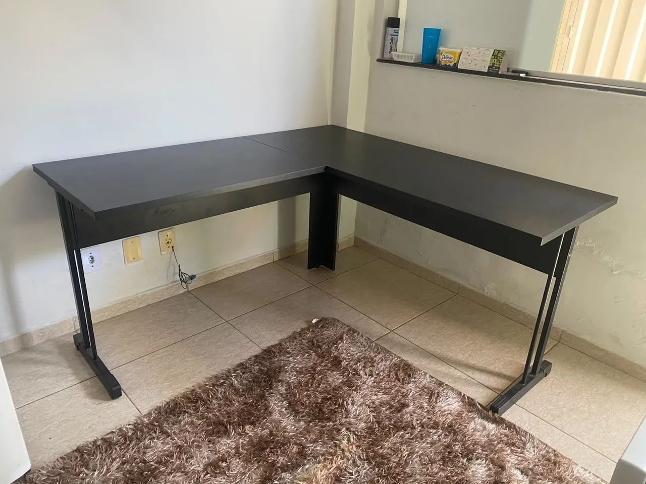 Vendo Mesa de Escritório em L - Preta - Foto 2