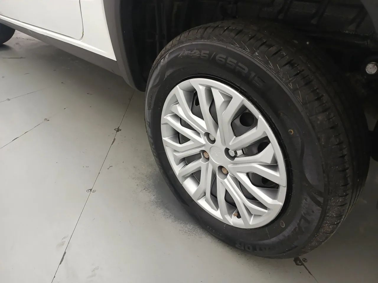 Fiat Strada Freedom 1.3 Flex 8V CD, foto 12 de 18
