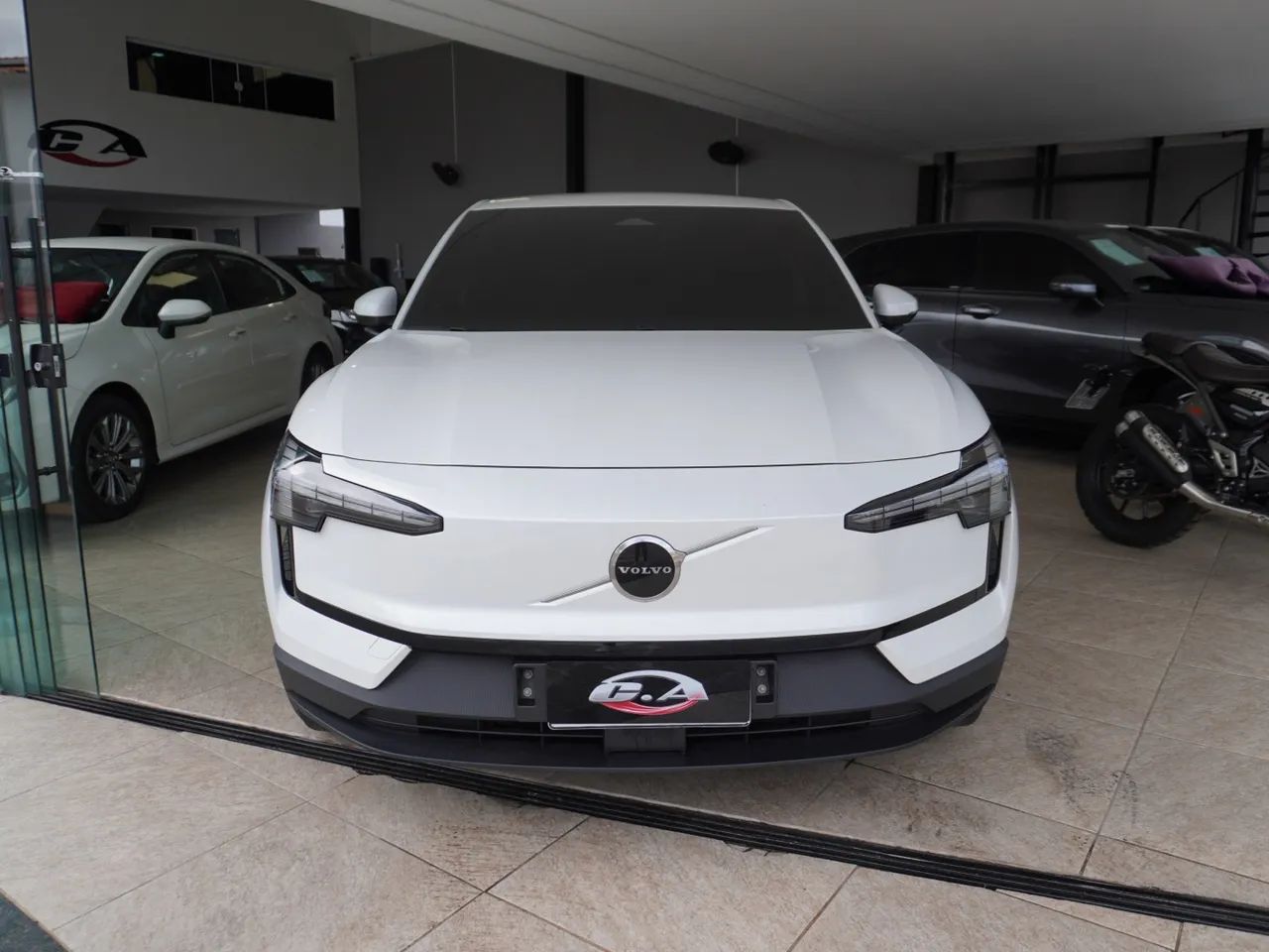 Volvo EX30 E40 Core (elétrico) 2024 - Foto 2