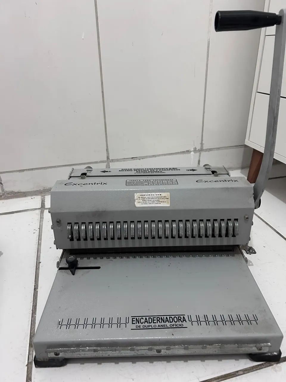 Máquina encadernadora 