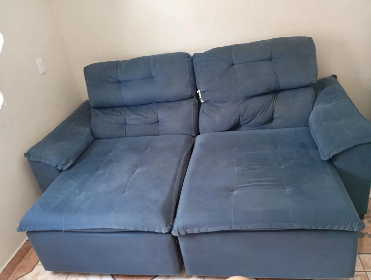 Very Affordable Retractable Sofa!470064916322723841
