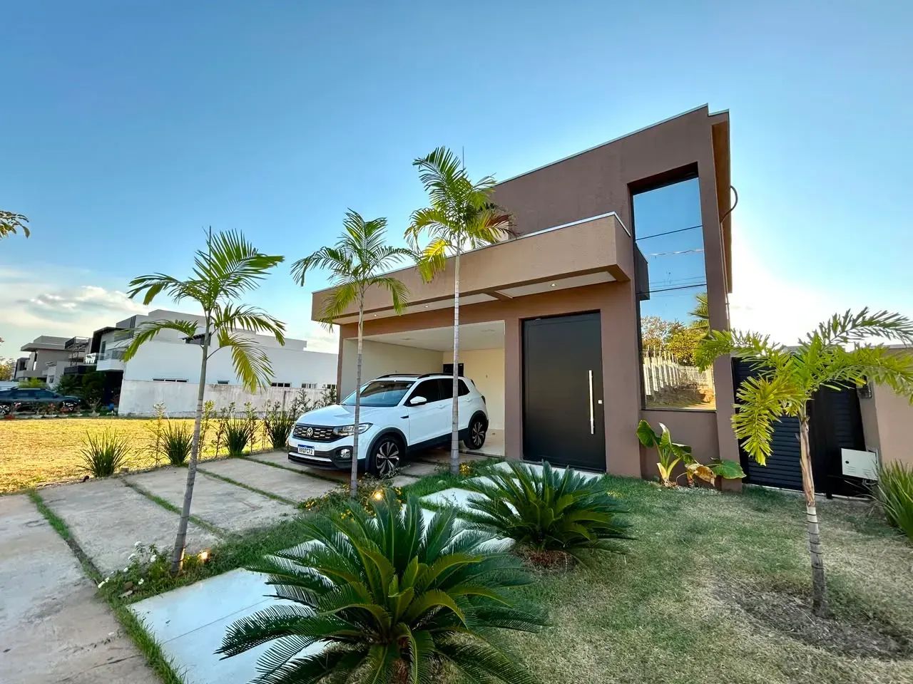 Belvedere 2 Casa térrea com energia Solar 3 SUÍTES e Armários
