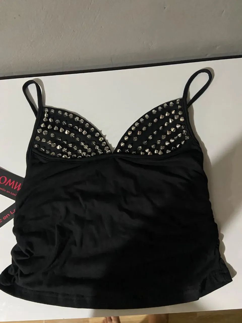 Blusa Preta com Spikes 