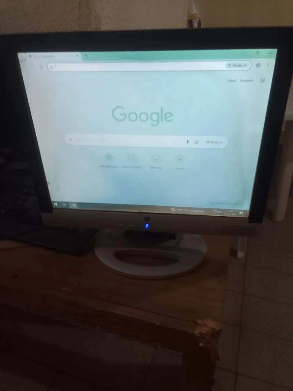 Monitor v7 15 polegadas com manchas funcionando  - Foto 3