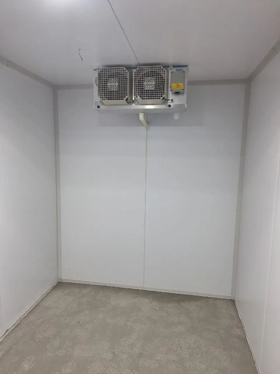 CAMARA CONGELADA EM SALA ISOLADA 2X2