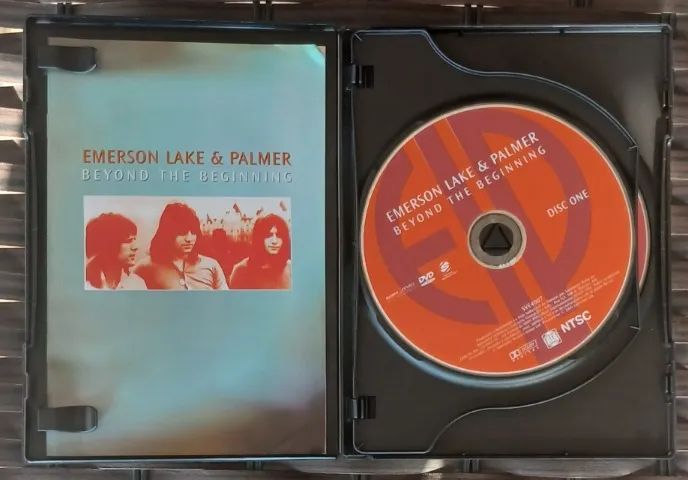 Dvd Emerson Lake e Palmer - Beyond the Beginning (Duplo) - CDs