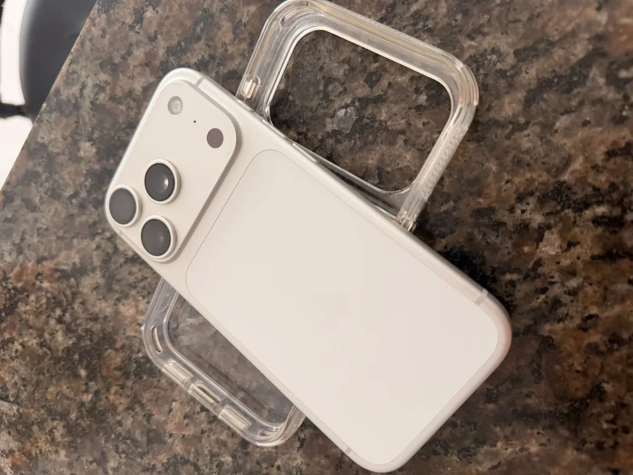 IPHONE 17 PRO 256 SILVER