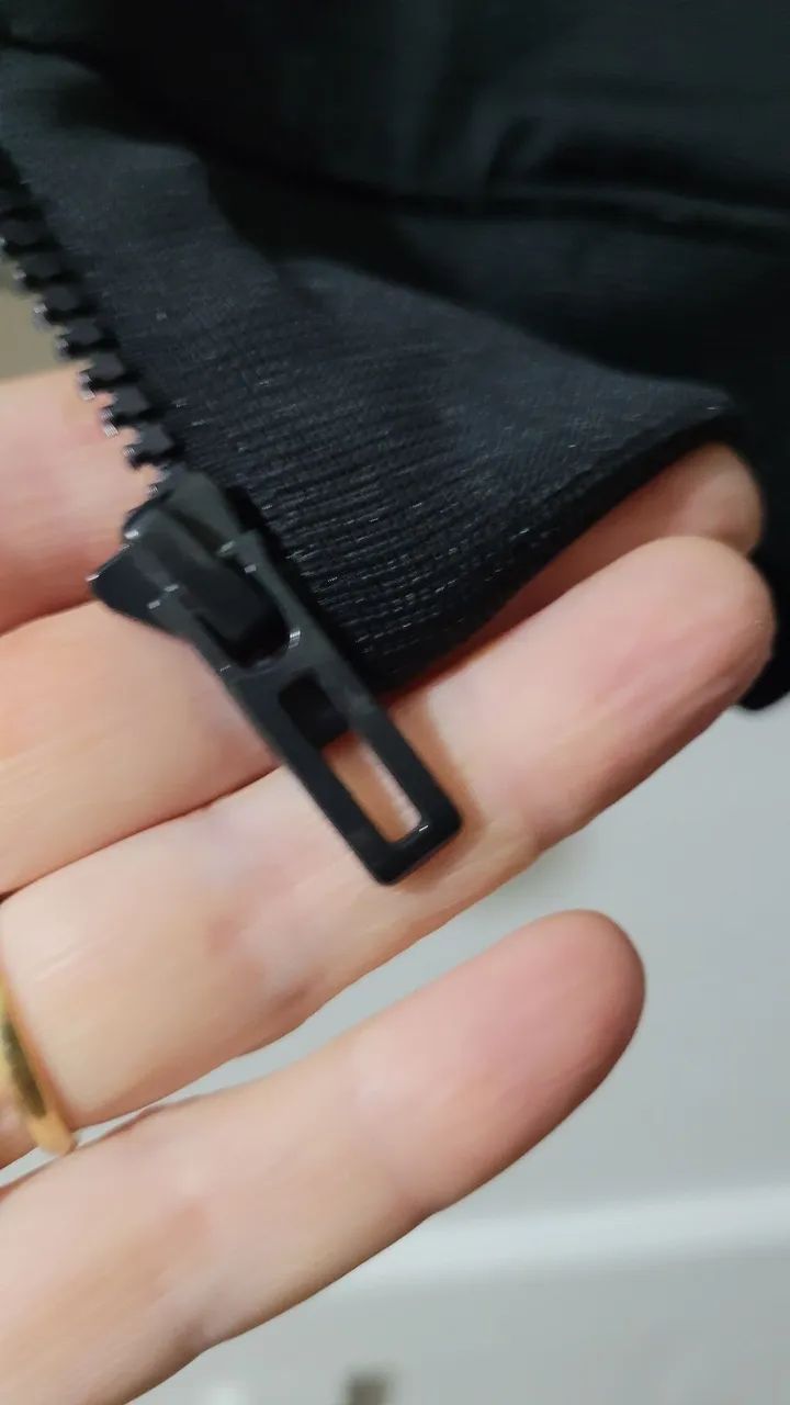 Jaqueta adidas masculina preta m com listras brancas sem capuz semi nova - Foto 5