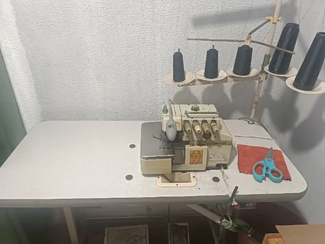 Máquina de costura 