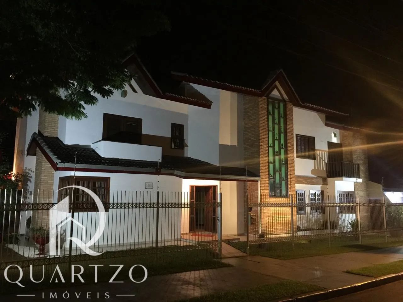 Casa na Zona 04 | 330 m² | 4 Quartos | 2 Suítes | Piscina - Foto 4
