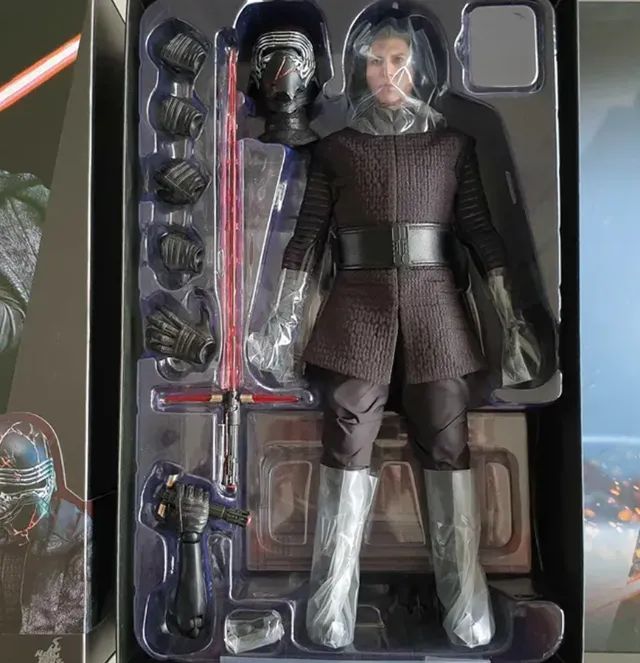 Hot Toys Kylo Ren The Rise of Skywalker (MMS560) - Star Wars