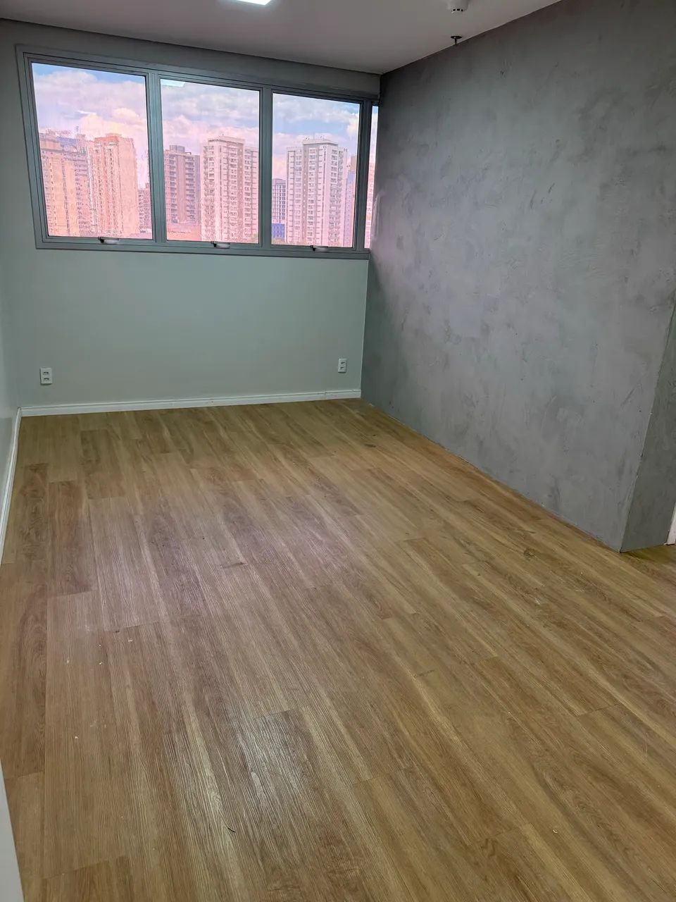 ALUGO SALA COMERCIAL NO CONDOMÍNIO LED - ÁGUAS CKARAS