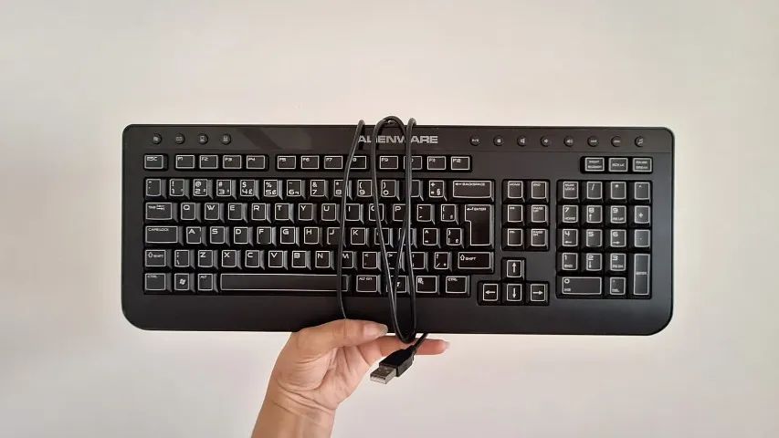 Teclado Alienware Original USB com Fio, Multimídia e Teclado Numérico