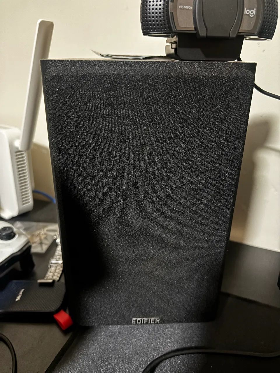 Par de monitores Edifier R1000T4, perfeito estado - Foto 3