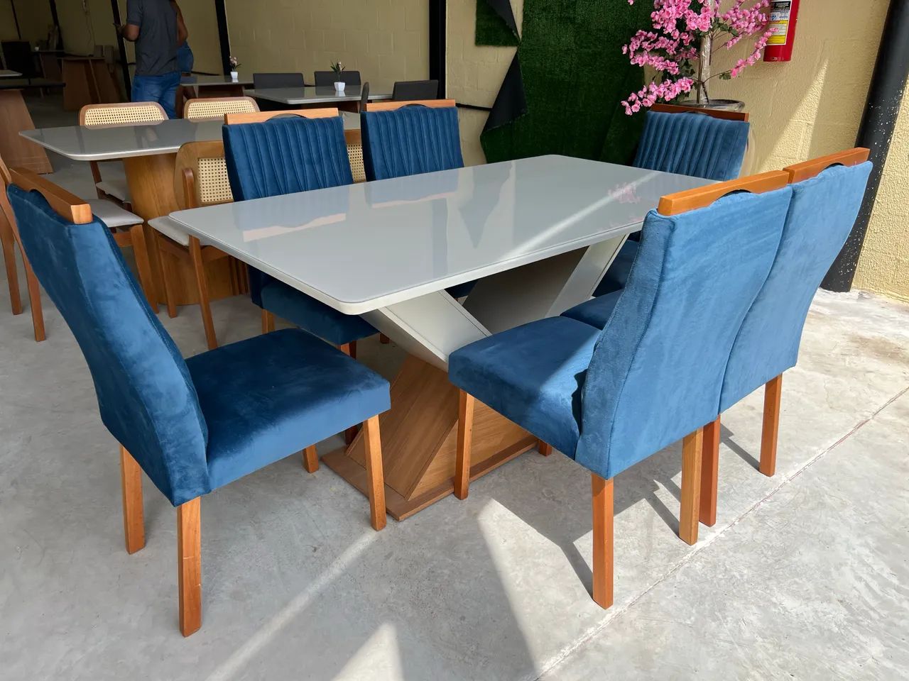 Mesa de jantar com 6 cadeiras 