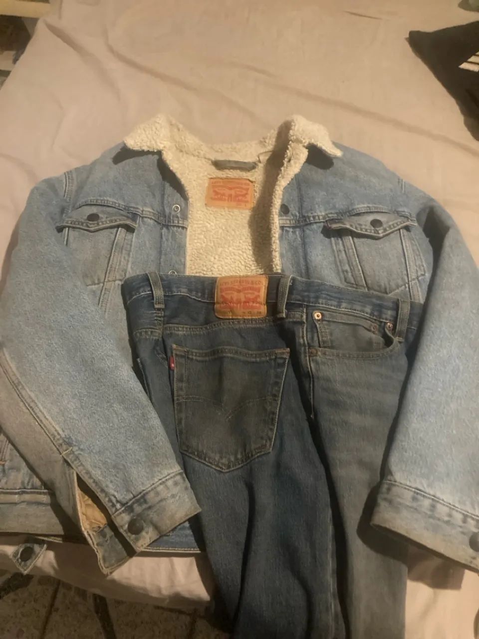 Conjunto Levis Jaqueta Sherpa e calça 