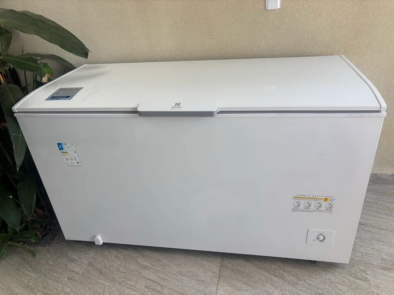 Vendo freezer horizontal eletrolux inverter 513L - Foto 3