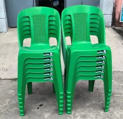 Cadeira de plástico  - Foto 2