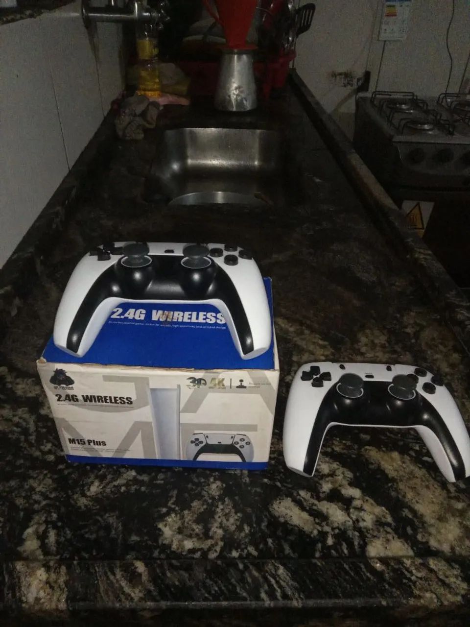 2.4G WIRELESS 3D 4k dois controles M15 plus