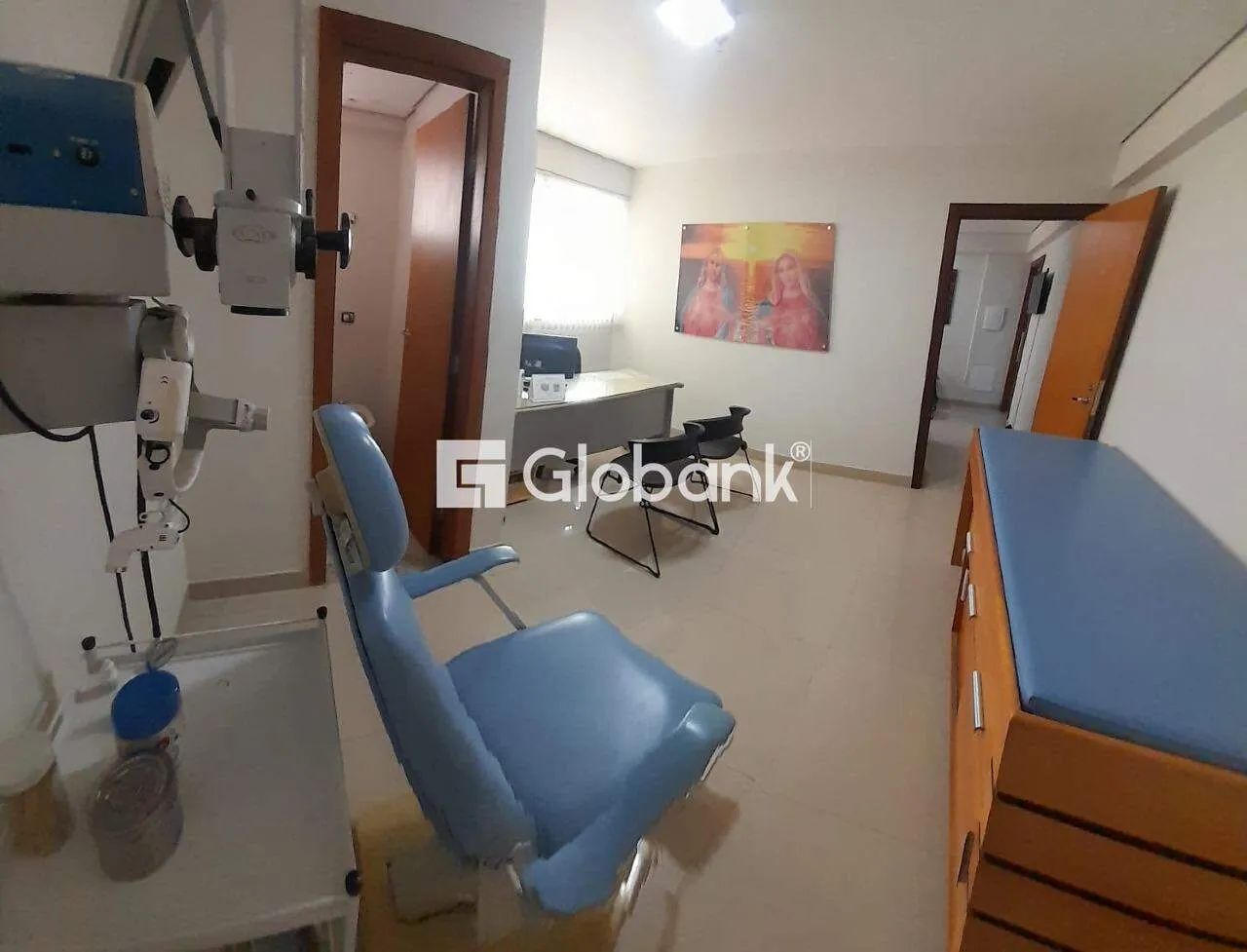 Sala comercial à venda em Centro com 33m² e banheiro. - Foto 3