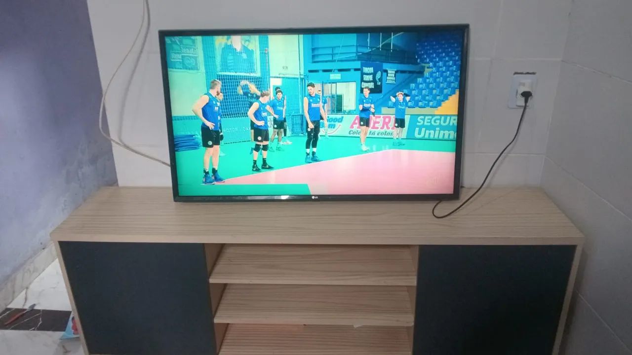 Vendo tv smart 63 polegadas 