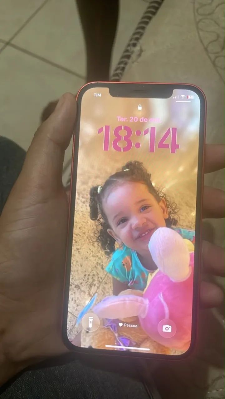 iPhone 12 vendo ou troca com volta sua  - Foto 5