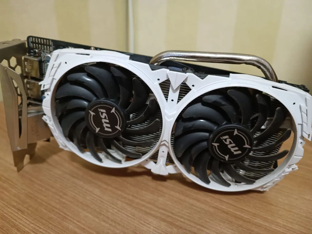 Rx 570 - MSI - Foto 2