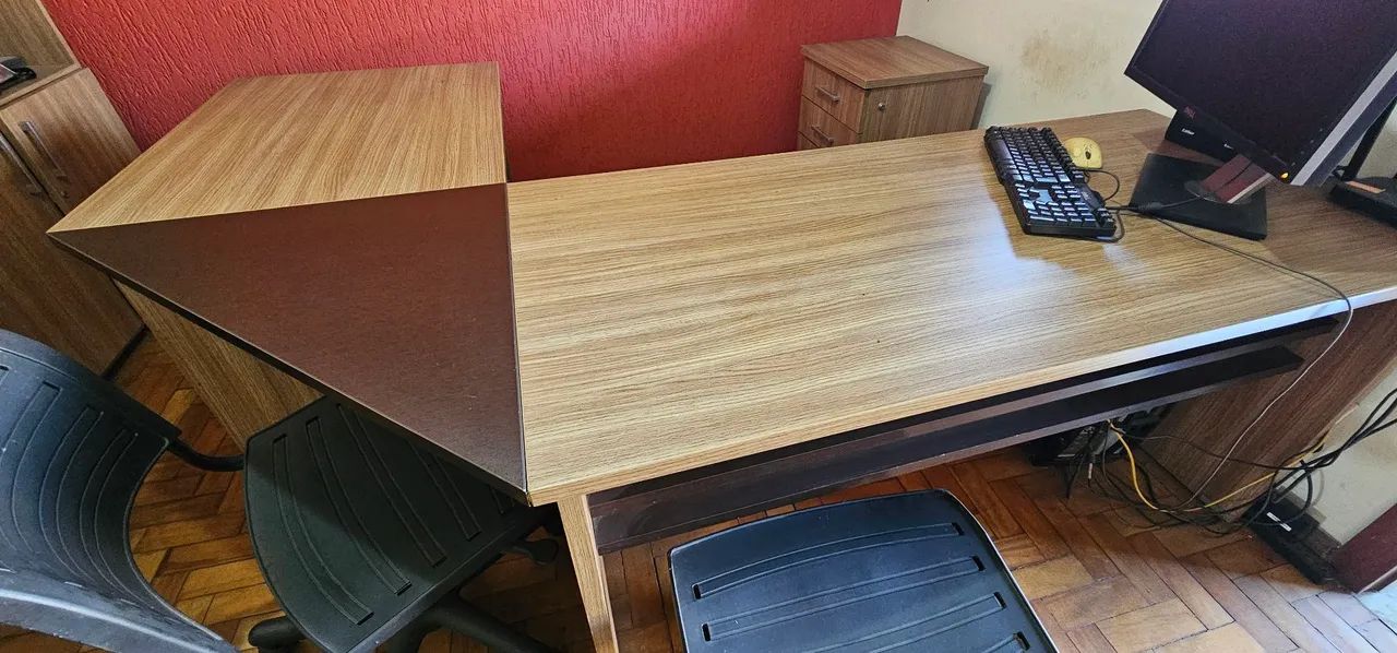 Conjunto Completo de Escritório + 2 Cadeiras - Impecável - Foto 5