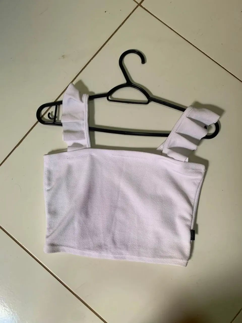 Blusa branca estilo cropped seminova - Foto 2