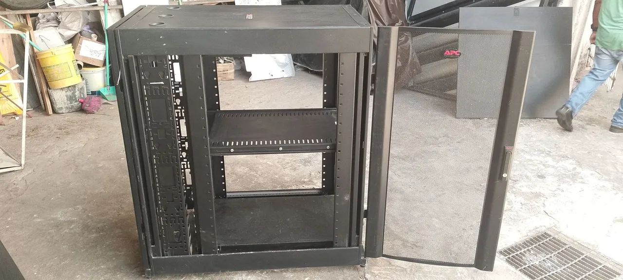 Mini rack APC 24u xp3104 preto - Foto 3